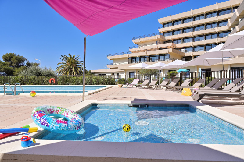 2023 Residence Les Calanques - piscine extérieure