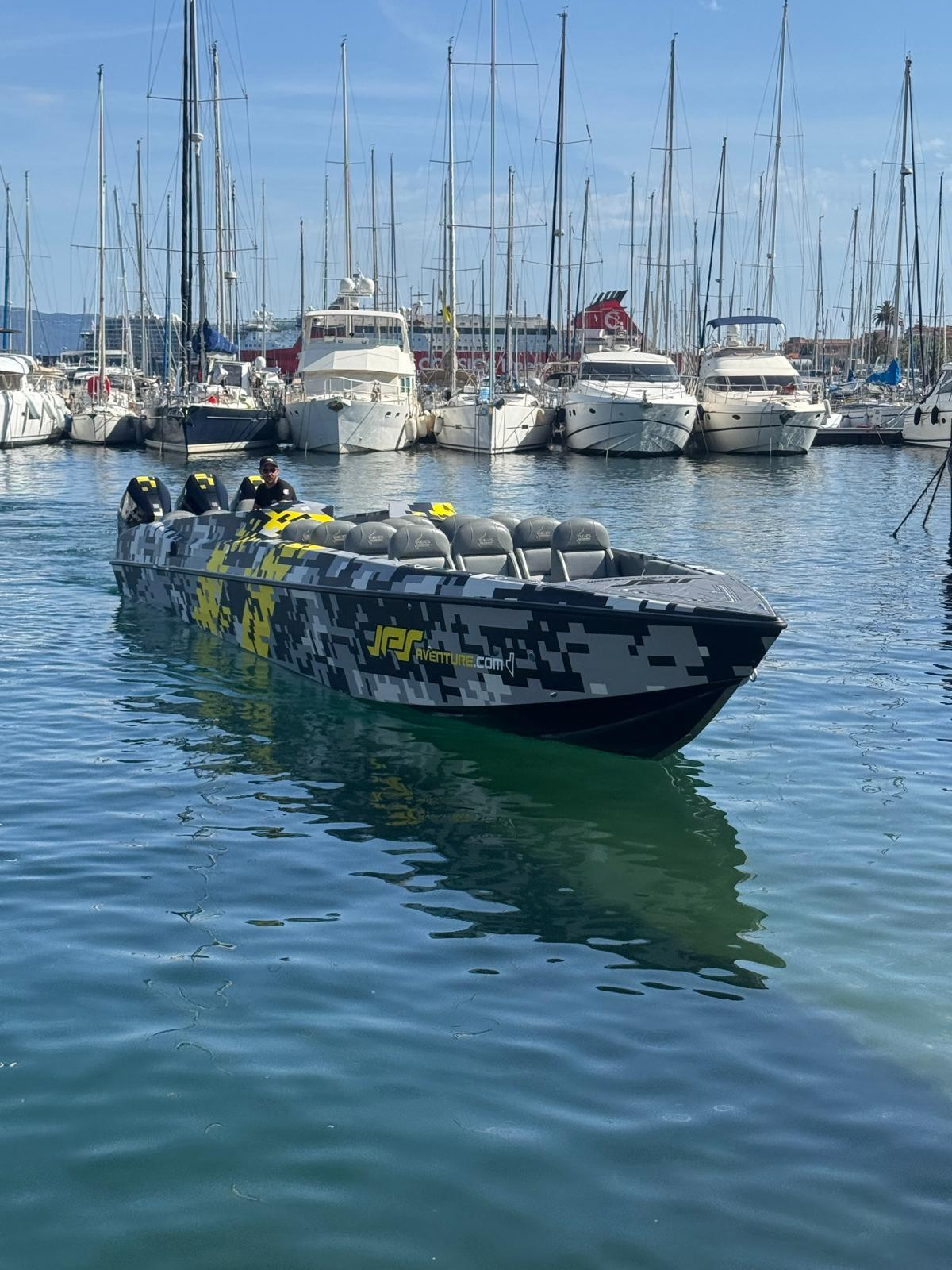 2894136836-1200xautox75-8294