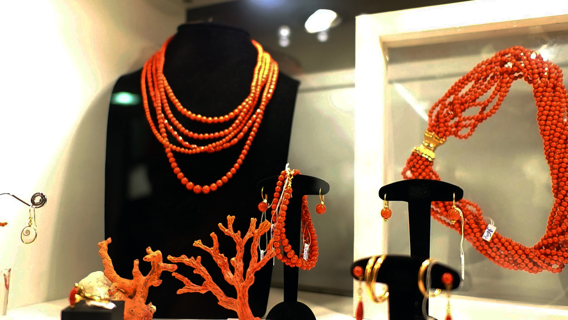 2018 - Anne- Marie Odier- bijoux corail