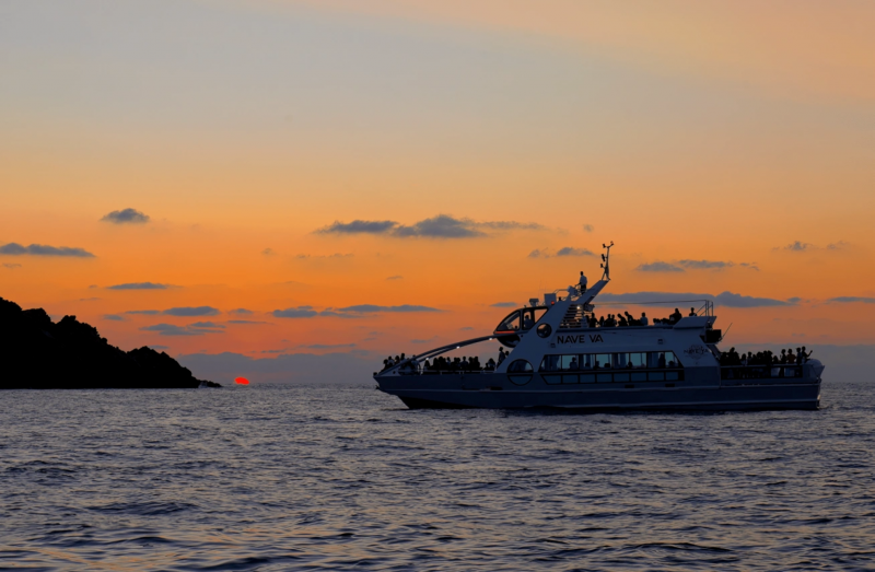 nave-va-coucher-de-soleil-7896 nave-va-coucher-de-soleil-7896